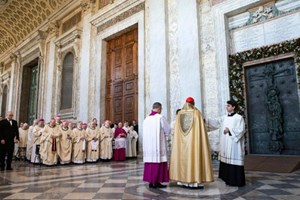 ĐHY Giám quản Roma mở Cửa Thánh Đền thờ Thánh Gioan Laterano