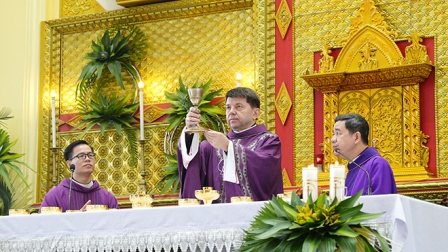 GP.Hưng Hóa - Dấu ấn ngày thứ hai Đức Tổng Giám mục Marek Zalewski thăm mục vụ Giáo phận Hưng Hoá