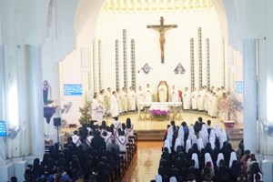 GP.Hưng Hóa - Thánh lễ kỷ niệm 16 năm cung hiến nhà thờ Chính tòa Sơn Lộc