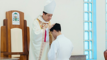 GP.Hưng Hóa - Giáo phận  Thánh lễ truyền chức Phó tế - Con Người đến để phục vụ