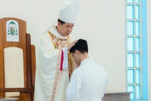 GP.Hưng Hóa - Giáo phận  Thánh lễ truyền chức Phó tế - Con Người đến để phục vụ