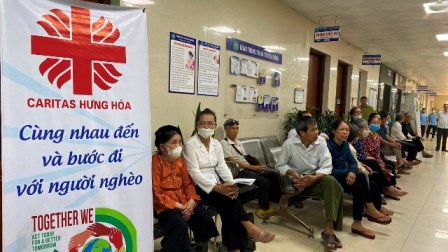 GP.Hưng Hóa - Caritas  thực hiện chương trình mổ mắt miễn phí cho người nghèo tại Trung tâm Y tế huyện Tam Nông, tỉnh Phú Thọ