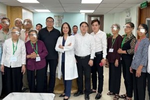 GP.Hưng Hóa - Caritas  Khám mắt sàng lọc và phẫu thuật thay thủy tinh thể miễn phí cho người dân Giáo hạt Sơn Tây