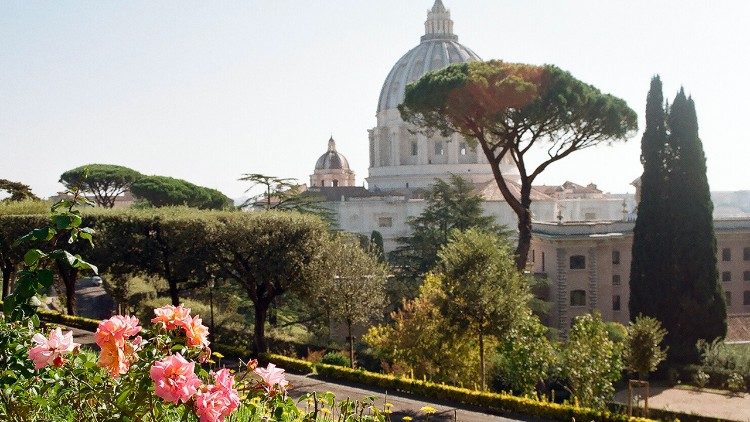 Vatican lắp đặt các trạm sạc đầu tiên cho xe hơi điện