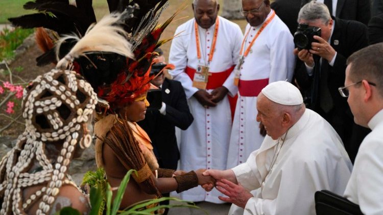 ĐTC Phanxicô gặp gỡ các giám mục, linh mục, phó tế, tu sĩ, chủng sinh và giáo lý viên ở Papua New Guinea