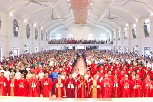 GP.Hưng Hóa - Đức Cha Phụ Tá Phaolô Nguyễn Quang Đĩnh Dâng Thánh Lễ Kính Thánh Phêrô Lê Tuỳ Tại Giáo Xứ Hoàng Xá