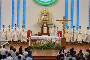 GP.Hưng Hóa - Quý Chức Ban Hành Giáo Giáo Hạt Sơn Tây Hành Hương Năm Thánh 2025