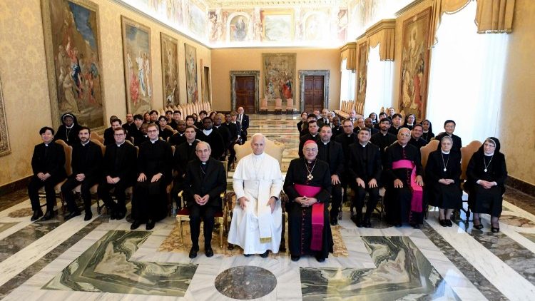 Đức Thánh Cha tiếp Giáo hoàng Học viện Bồ Đào Nha ở Roma