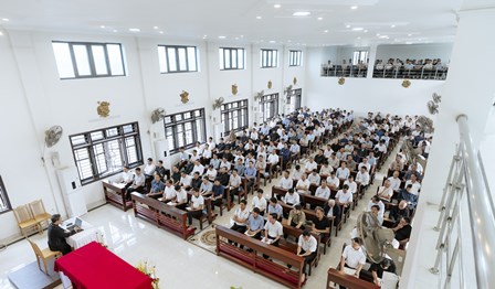 GP.Hưng Hóa - Khai Mạc Tuần Tĩnh Tâm Năm 2025 Của Linh Mục Giáo Phận 