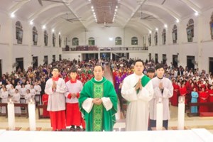 GP.Hưng Hóa - Đội Hoa Hai Giáo Xứ Hoàng Xá – Ro Lục Dâng Hoa Kính Đức Mẹ Và Hiệp Nhất Trong Đức Tin