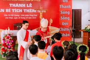 GP.Hưng Hóa - Thánh Lễ Ban Bí Tích Thêm Sức Tại Chuẩn Xứ Nội Quang