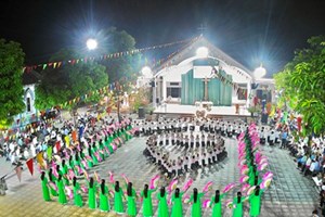 GP.Hưng Hóa - Giáo xứ Hiền Quan: Dâng hoa và Thánh lễ mừng kính Đức Mẹ Mân Côi