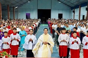 GP.Hưng Hóa - Giáo xứ Phù Lao: Rước kiệu và mừng kính Đức Mẹ Mân Côi