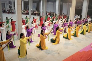 GP.Hưng Hóa - Giáo xứ Trại Sơn: Dâng hoa và Thánh lễ khai mạc Tháng Mân Côi