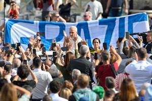 Đức Thánh Cha: Giáo dục Kitô giáo phải khởi đi từ nội tâm, hiệp nhất, tình yêu và niềm vui