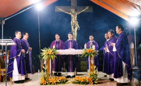 GP.Hưng Hóa - Quý Cha Quê Hương Trù Mật Dâng Lễ Cầu Cho Các Bậc Tiền Nhân