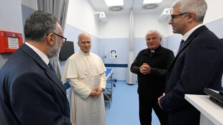 Đức Thánh Cha Lêô XIV khánh thành Phòng khám Thánh Martinô