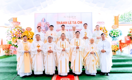 GP.Hưng Hóa - Ơn Chúa Dẫn Đường – Người Con Xuân Vân Trở Về Dâng Lễ Tạ Ơn Đầu Đời Linh Mục