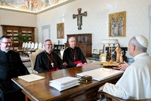 Đức Thánh Cha trao tặng 62 hiện vật của Bảo tàng Vatican cho các giám mục Canada