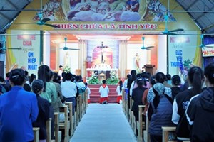 GP.Hưng Hóa - Thánh Lễ Mừng Kính Các Thánh Nam Nữ Trên Trời Tại Giáo Xứ Trại Sơn