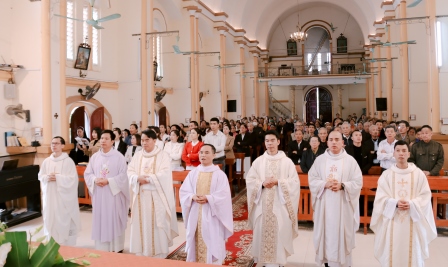GP.Hưng Hóa - Chuẩn xứ Đồng Huệ hành hương năm thánh tại Nhà thờ Yên Tập
