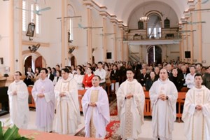 GP.Hưng Hóa - Chuẩn xứ Đồng Huệ hành hương năm thánh tại Nhà thờ Yên Tập