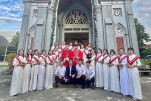 GP.Hưng Hóa - Ca Đoàn Giáo Họ Nhà Xứ Tân Quang Mừng Lễ Thánh Cecilia Quan Thầy Và Kỷ Niệm 20 Năm Thành Lập