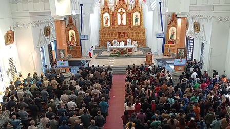 GP.Hưng Hóa - Giới Gia Trưởng Và Hội Lêgiô Mariae Giáo Hạt Yên Bái Hành Hương Năm Thánh