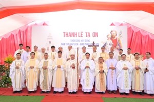 GP.Hưng Hóa - Đức cha Đaminh Hoàng Minh Tiến chủ sự Thánh lễ tạ ơn khởi công xây dựng nhà thờ chuẩn xứ Giáp Liên