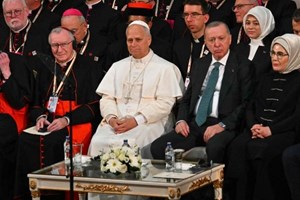 Đức Thánh Cha gặp gỡ các cấp chính quyền, xã hội dân sự và ngoại giao đoàn tại Thổ Nhĩ Kỳ