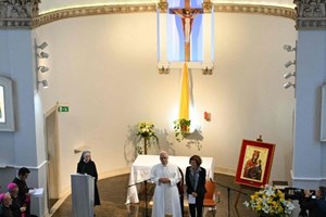 Đức Thánh Cha Lêô XIV thăm viếng Nhà Tình thương của Dòng Tiểu muội người nghèo: “Bác ái nảy sinh từ tình huynh đệ”