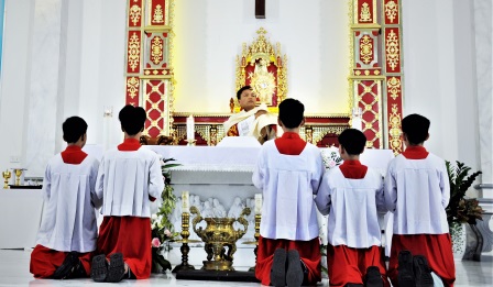 GP.Hưng Hóa - Giáo Họ Liên Sơn Chầu Thánh Thể Thay Mặt Giáo Phận Năm 2025