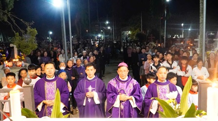 GP.Hưng Hóa - Giáo Xứ Phù Lao: Thánh Lễ Cầu Nguyện Cho Các Linh Hồn Tại Vườn Thánh 1