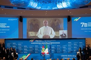 Đức Thánh Cha Lêô XIV kêu gọi trợ giúp và giáo dục giới trẻ thoát khỏi tình trạng ‘nghiện ngập’