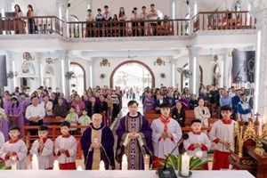 GP.Hưng Hóa - Giáo Họ Cù Sơn – Giáo Xứ Mộc Hoàn Chầu Mình Thánh Chúa Và Chia Tay Cha Cố Antôn Dương Phú Oanh