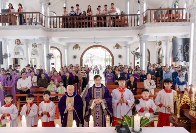 GP.Hưng Hóa - Giáo Họ Cù Sơn – Giáo Xứ Mộc Hoàn Chầu Mình Thánh Chúa Và Chia Tay Cha Cố Antôn Dương Phú Oanh