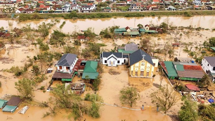 Đức Thánh Cha Lêô XIV cứu trợ cho các quốc gia châu Á bị ảnh hưởng bởi bão lụt