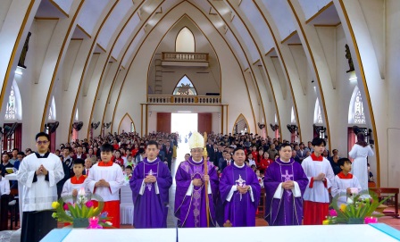 GP.Hưng Hóa - Thánh Lễ Tạ Ơn Và Nghi Thức Chúc Lành Cho 21 Đôi Hôn Nhân Tại Giáo Xứ Phú Lâm