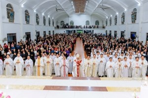 GP.Hưng Hóa - Kết Thúc Thời Gian Hành Hương Năm Thánh Thường Lệ Tại Giáo Hạt TNPT, Kỷ Niệm 5 Năm Thánh Hiến Nhà Thờ &130 Năm Thành Lập Giáo Xứ Hoàng Xá