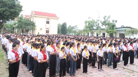 GP.Hưng Hóa - Thiếu nhi Giáo lý Cấp II, Cấp III Giáo hạt Tây Bắc Phú Thọ hành hương Năm Thánh tại Nhà thờ Yên Tập