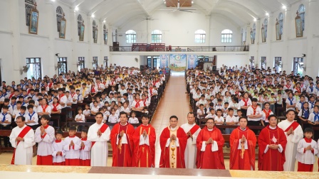 GP.Hưng Hóa - Thiếu Nhi Thánh Thể Giáo Hạt Tây Nam Phú Thọ Hành Hương Năm Thánh Tại Giáo Xứ Hoàng Xá