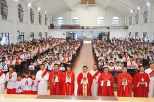 GP.Hưng Hóa - Thiếu Nhi Thánh Thể Giáo Hạt Tây Nam Phú Thọ Hành Hương Năm Thánh Tại Giáo Xứ Hoàng Xá