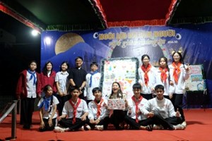 GP.Hưng Hóa - Thiếu nhi giáo xứ Bãi Dòng: Sôi động Hội thi Thuyết trình báo tường mừng Chúa Giáng Sinh 2025