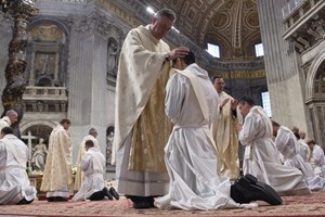 Trong Tông thư mới, Đức Thánh Cha kêu gọi canh tân việc đào tạo, tình huynh đệ và sứ vụ trong đời sống linh mục