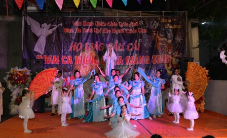 GP.Hưng Hóa - Cung nghinh Chúa Hài Đồng, Thánh lễ vọng và hoan ca mừng Chúa Giáng Sinh 2025 tại giáo họ Cầu Cải