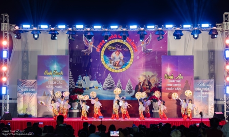 GP.Hưng Hóa - Đêm Hoan Ca Và Thánh Lễ Mừng Chúa Giáng Sinh 2025 Tại Giáo Xứ Nỗ Lực