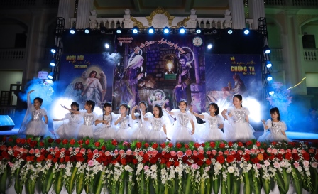 GP.Hưng Hóa - Giáo xứ Vĩnh Lộc: Ánh sáng huy hoàng đêm Giáng Sinh 2025