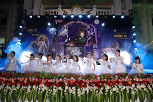 GP.Hưng Hóa - Giáo xứ Vĩnh Lộc: Ánh sáng huy hoàng đêm Giáng Sinh 2025