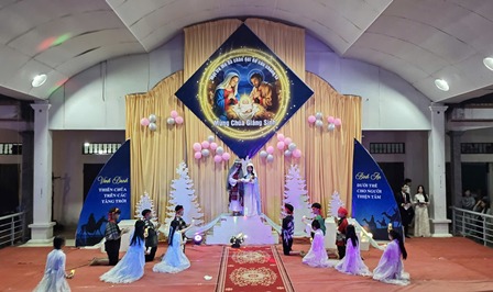 GP.Hưng Hóa - Đêm Hoan Ca, Diễn Nguyện Và Thánh Lễ Mừng Chúa Giáng Sinh Tại Giáo Xứ Hiền Quan