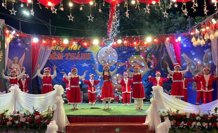 GP.Hưng Hóa - Giáo Xứ Vân Đồn: Đêm Hoan Ca - Diễn Nguyện Và Thánh Lễ Mừng Chúa Giáng Sinh